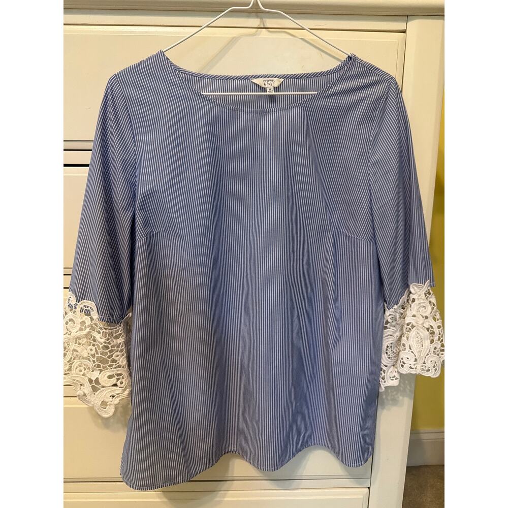 Crown & Ivy Blouse Women's Medium Blue White Striped Lace Cuff Boho Cottagecore - Picture 6 of 6